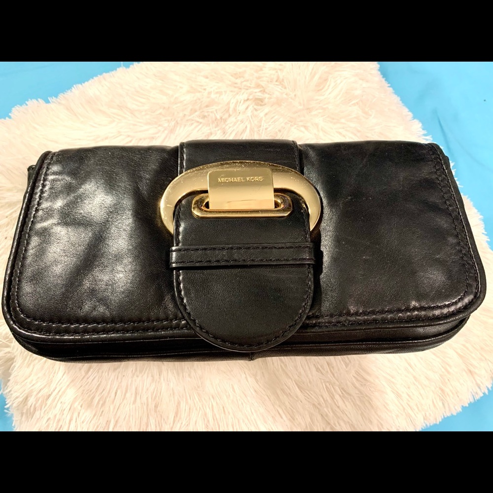 Michael kors clutch